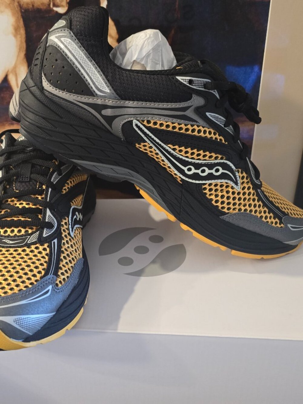 Saucony Progrid Omni 9 Shoes Mens Size 10 Gold Carbon Running Athletic S70739-66